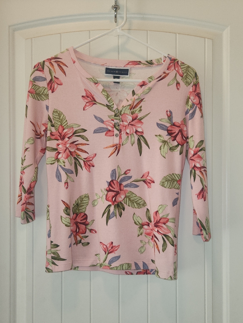Karen Scott Pink & Green Tropical Floral Print, 3/4 Length Sleeve, EUC, Size PP